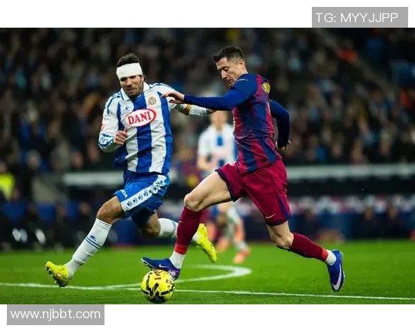 足球明星奇葩瞬间合集吃人事件引发热议与讨论