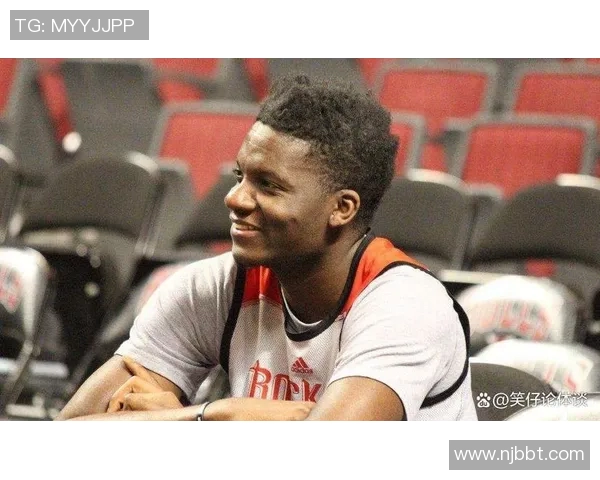 克林特卡佩拉：从默默无闻到NBA篮板之王的奋斗历程与成就分析