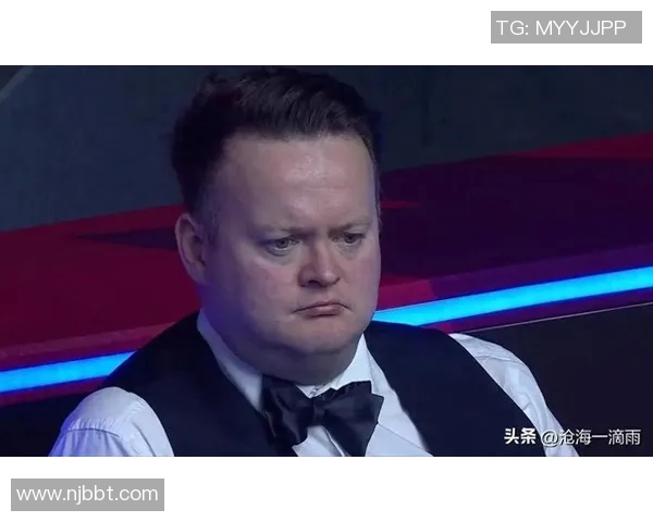 肖恩足球明星化身路人挑战街头球技引发路人惊喜反应